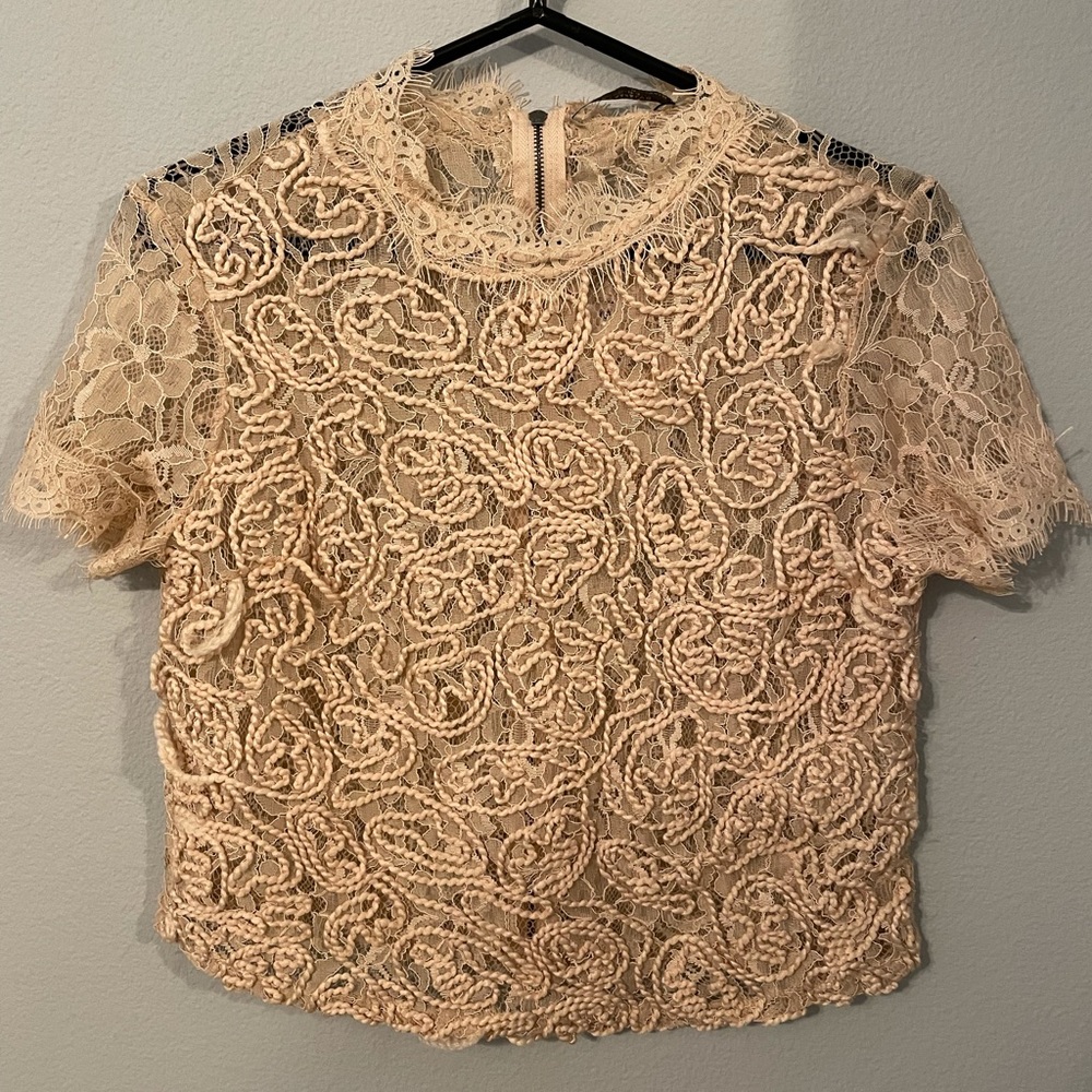 Zara women’s Lace Crop Top boxy feminine pretty for date night, holiday, party